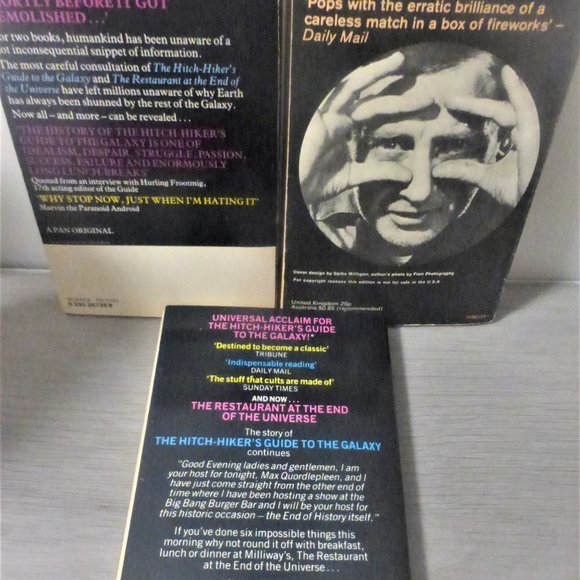 DON'T PANIC Puckoon Douglas Adams Restaurant At The End Universe Life Universe - Picture 9 of 10